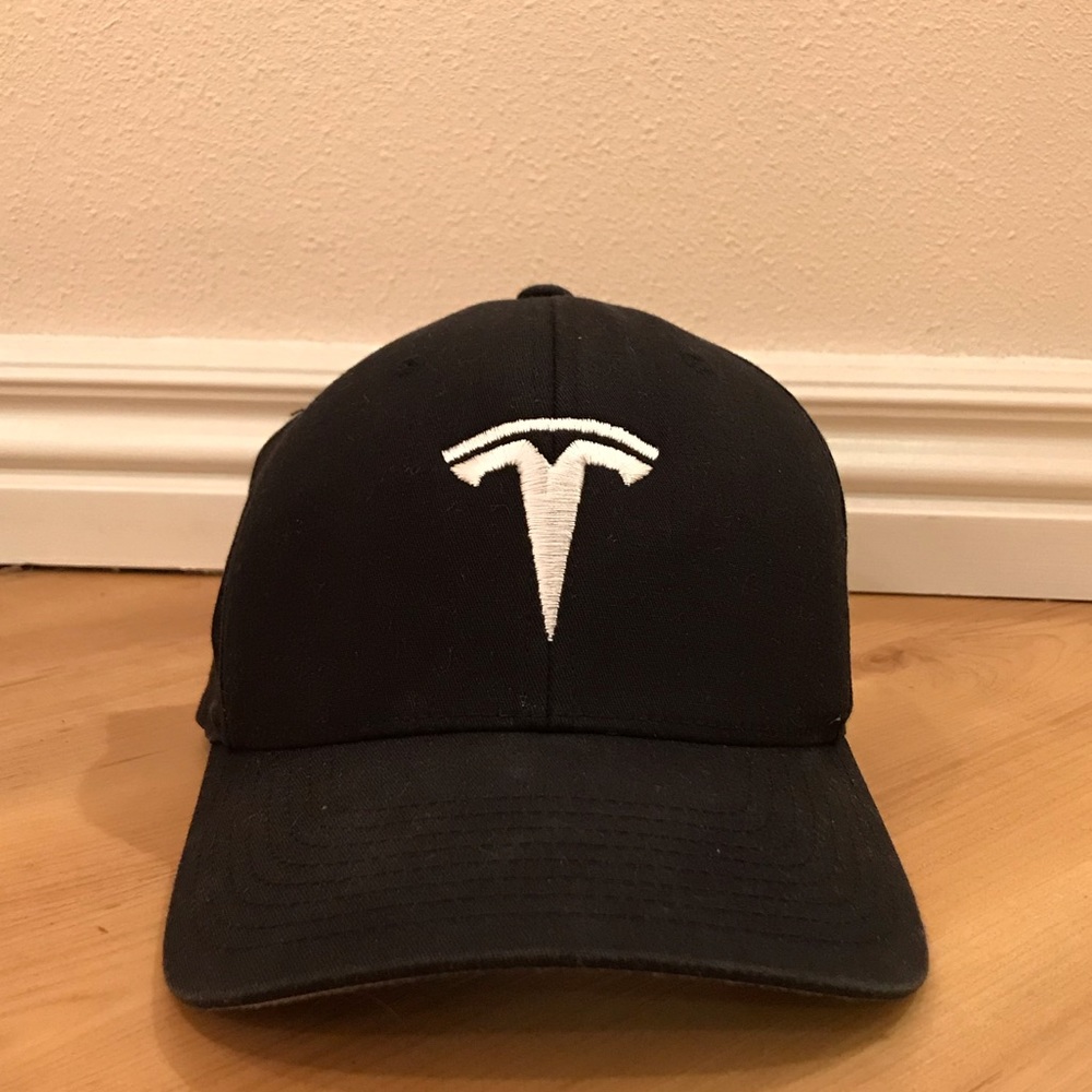 Tesla Hat - FlexFit